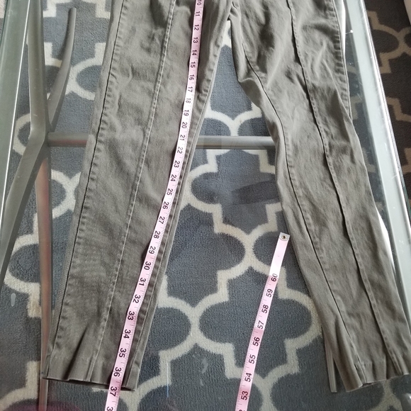 Green Zippered Jeggings - Picture 6 of 8